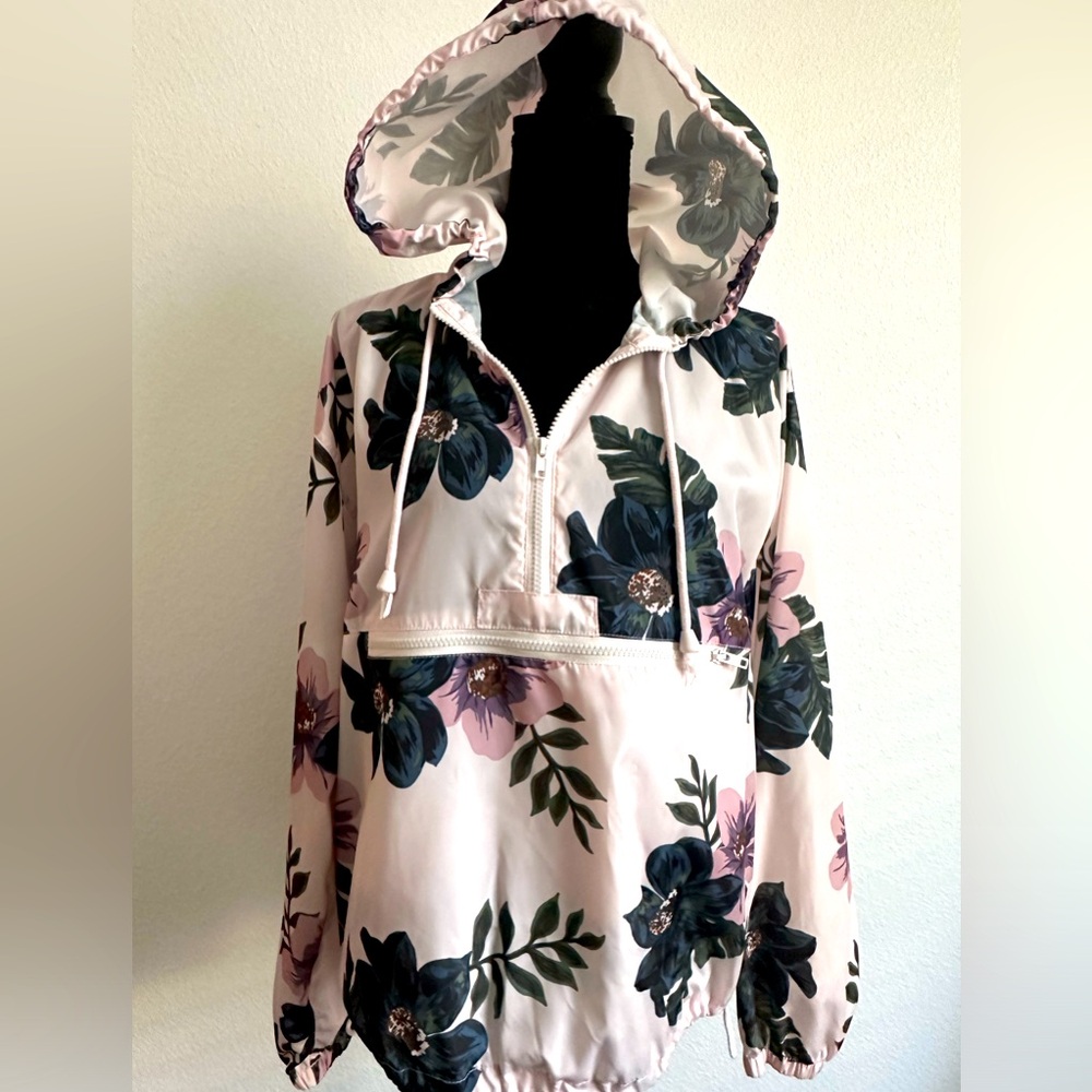 Thread & Supply Soft Pink & floral Wind Breaker, M